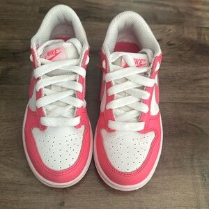 Nike Dunk Low Pink size 11 little kid